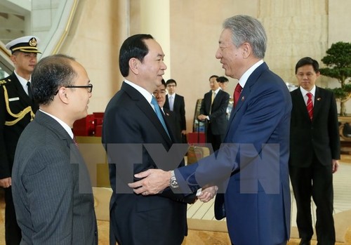 President Tran Dai Quang concludes State visit to Singapore  - ảnh 2